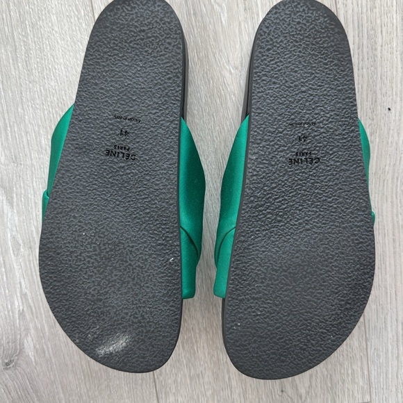 Celine green slides; size 41 but fits more like a 40 - Picture 8 of 8